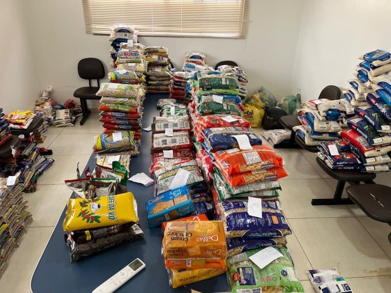 FESAT arrecada quase uma tonelada de alimentos no show do Raça Negra realizado no 2º Festival de Praia